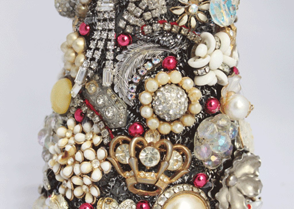 Vintage Jewelry 3-D Christmas Tree –&nbsp;Flashback