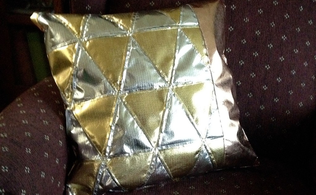 Oly*Fun Geometric Metallic&nbsp;Pillow