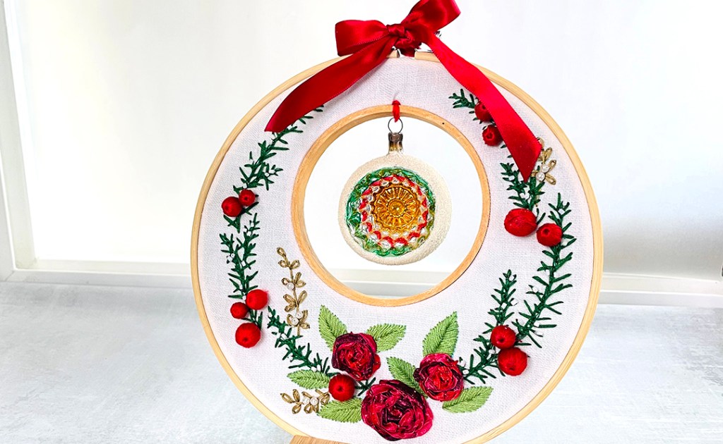 Create a Stunning Double-Hoop embroidered Wreath for Christmas With free&nbsp;pattern