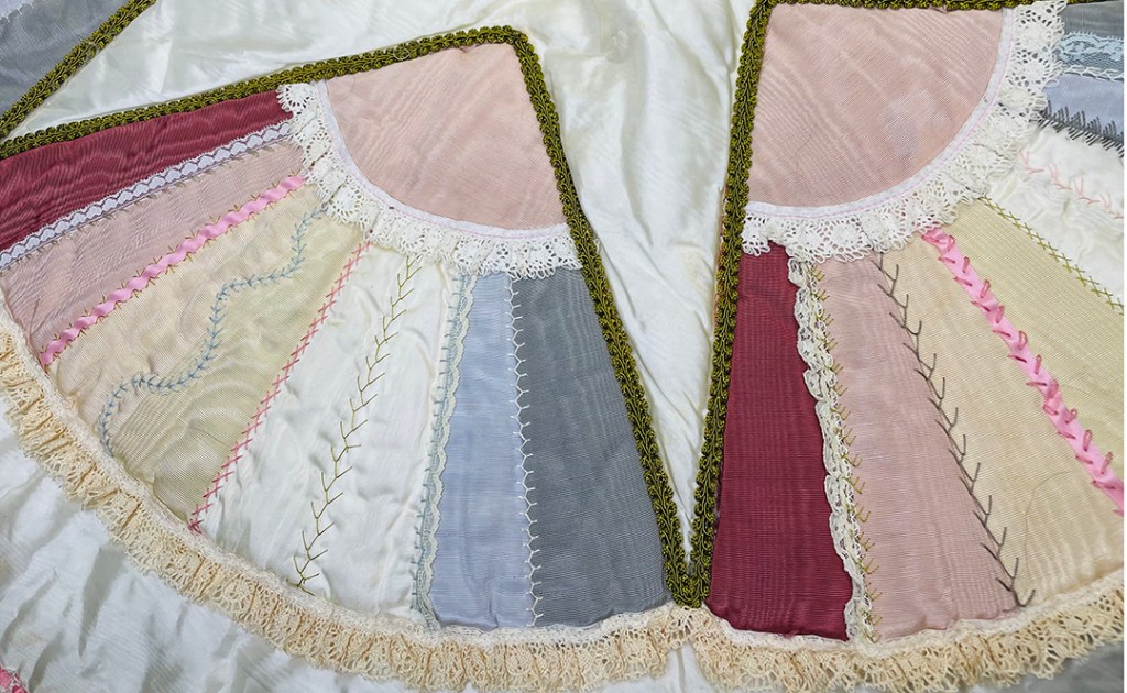 Vintage Crazy Quilt Christmas Tree&nbsp;Skirt